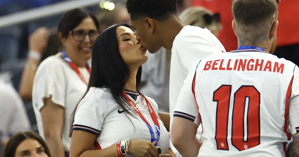 Chuyện ‘yêu’ tại World Cup 2026: Đội tuyển Anh cấm WAGs, Messi – Ronaldo thì sao? - hình ảnh - 78winapp.vip