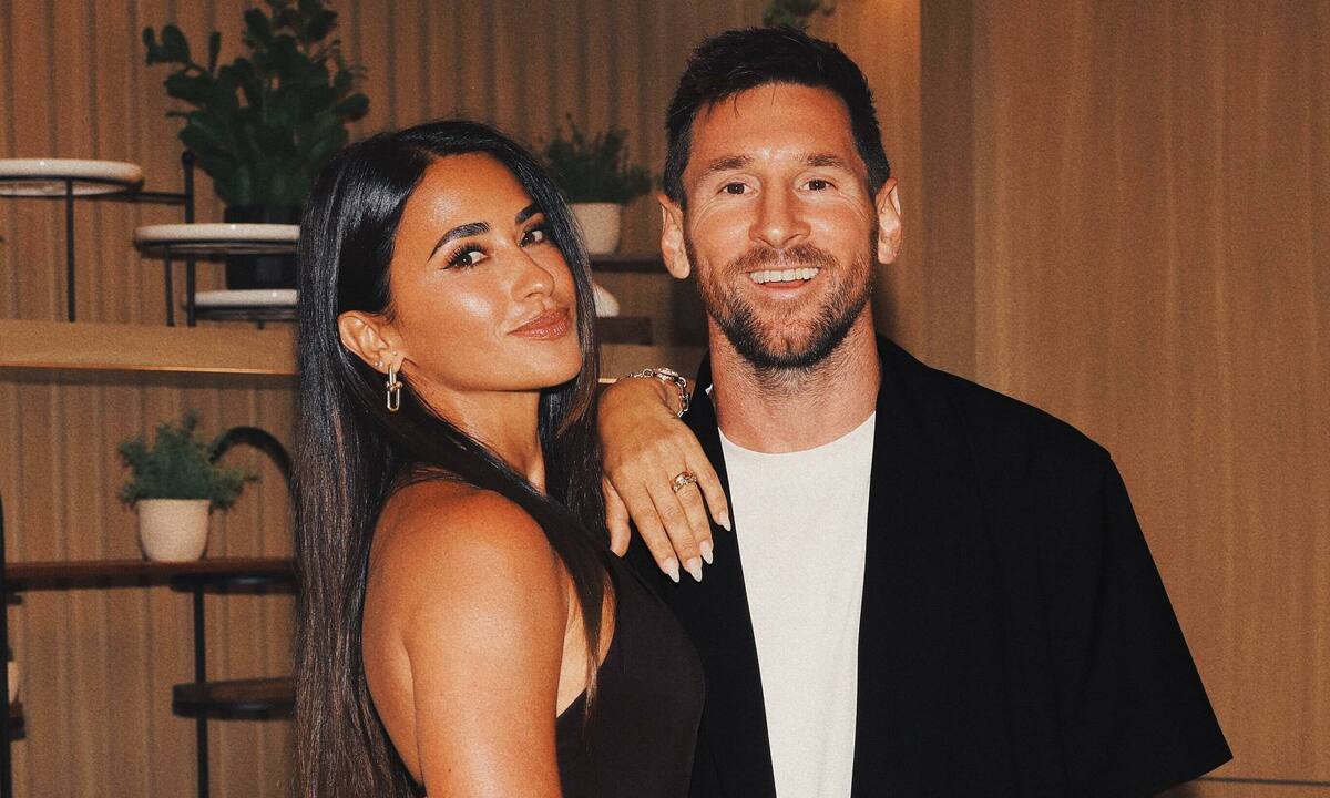 Ba thập niên bên nhau của Messi và vợ người mẫu: Hành trình tình yêu từ thời thơ ấu - hình ảnh - 78winapp.vip